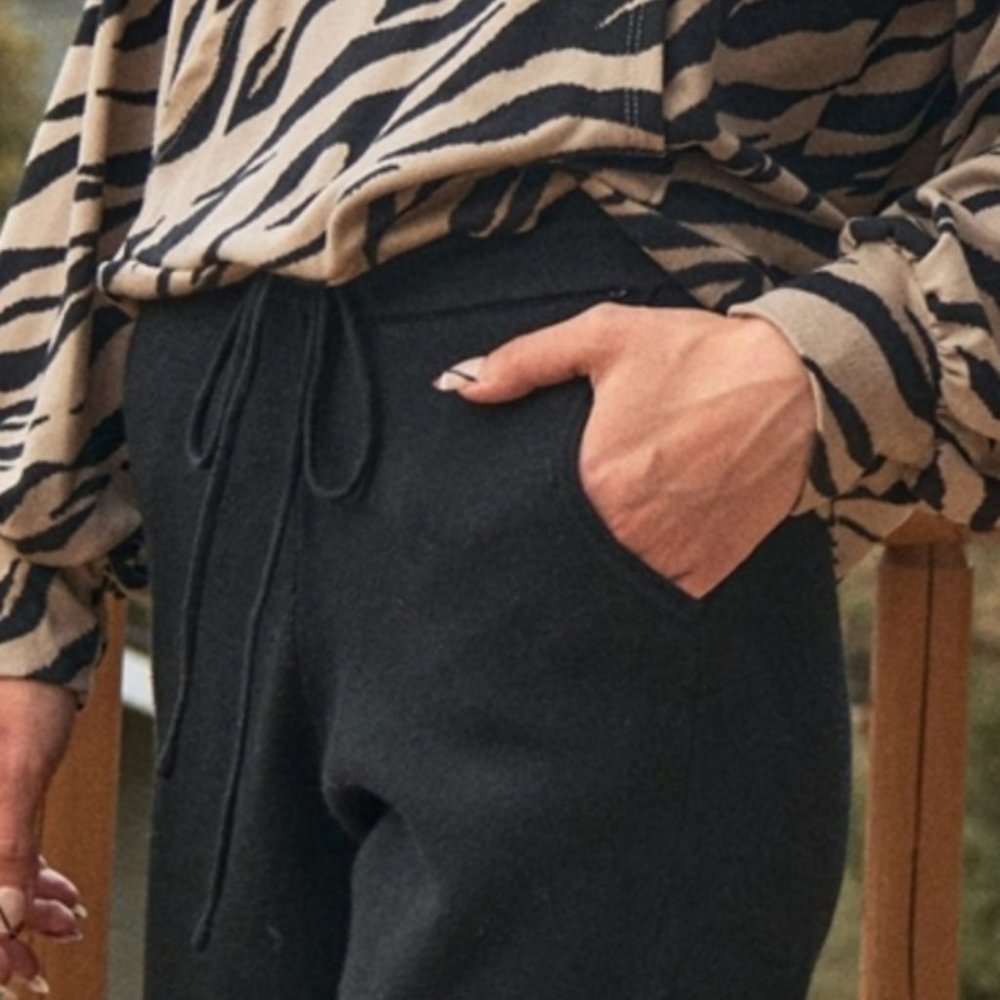 BLACK COMFY JOGGERS - Picture 9 of 9